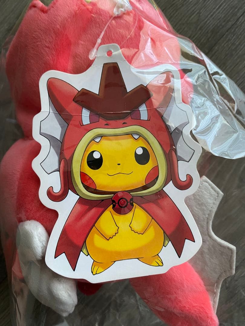 ポケモンセンターヒロシマ限定 ギャラドスごっこピカチュウ 赤い