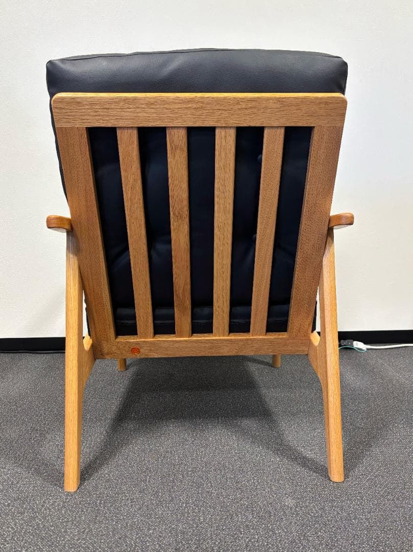 マルニ60　フレームチェア ハイバック1シーター（1つ目）