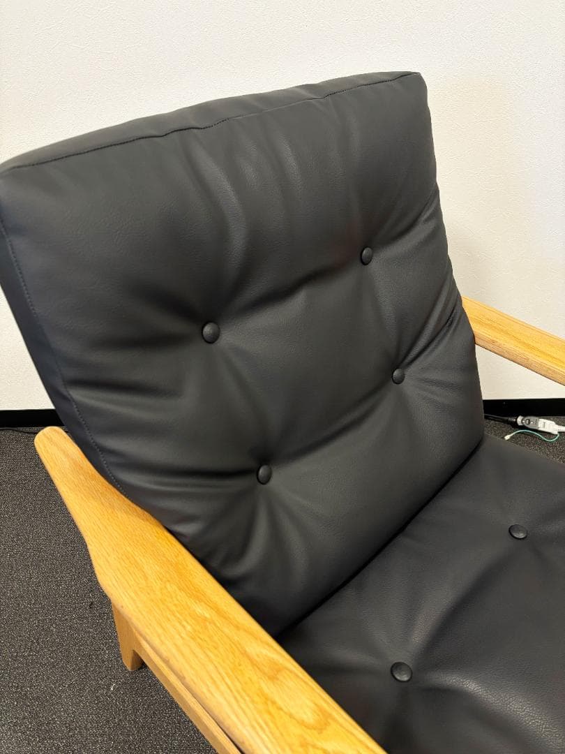 マルニ60　フレームチェア ハイバック1シーター（1つ目）