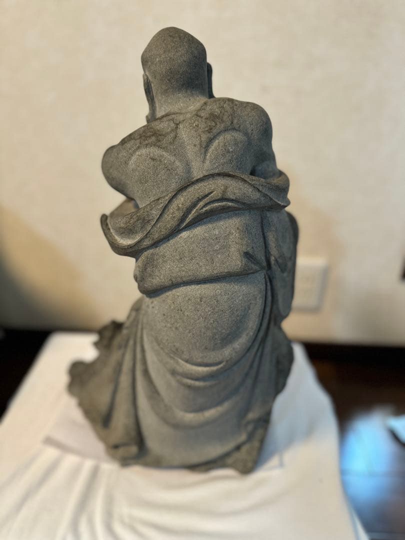 重厚】石彫 達磨大師像 縁起物 骨董 置物 魔除け - メルカリ