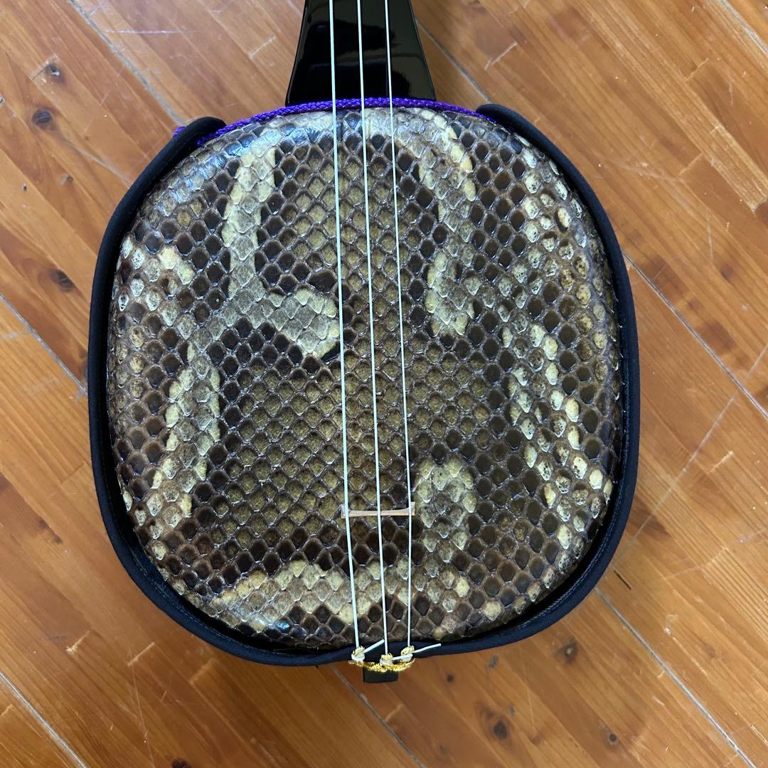 ◼️宮古島から②◼️本皮一枚張り三線◼️初心者の方にも◼️中古高級ハードケース付き◼️沖縄