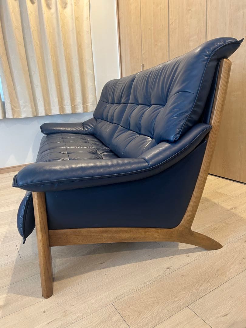 カリモク ZU4903 3人掛けソファ レザー　ネイビー