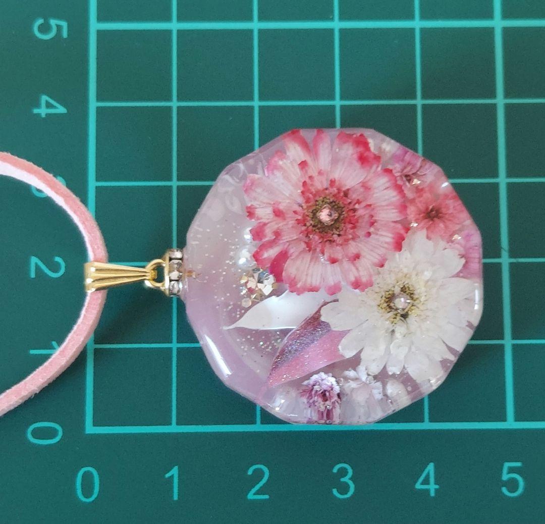 【1131】　レジン　マトリカリア　ネックレス　ペンダント