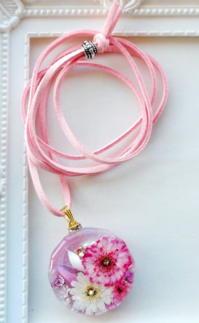 【1131】　レジン　マトリカリア　ネックレス　ペンダント