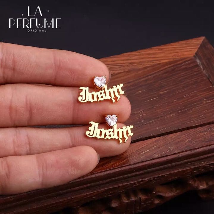 名入れ♡ハートバースデーストーン✨キラキラ✨カスタムピアス ハンドメイド