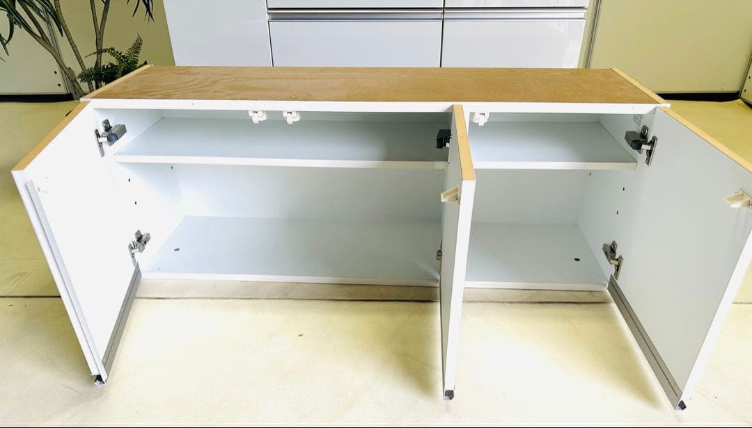 SUNNY Takahashi works 食器棚キッチンボード