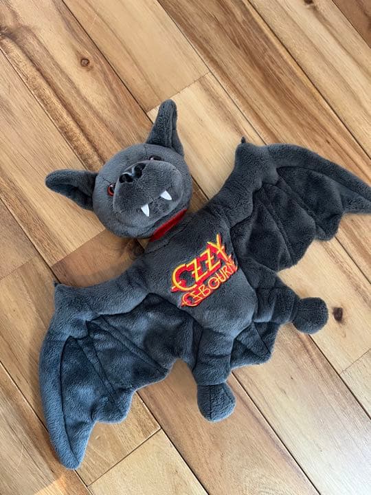 Ozzy Osbourne オジー・オズボーン - コウモリ食いちぎりぬいぐるみ