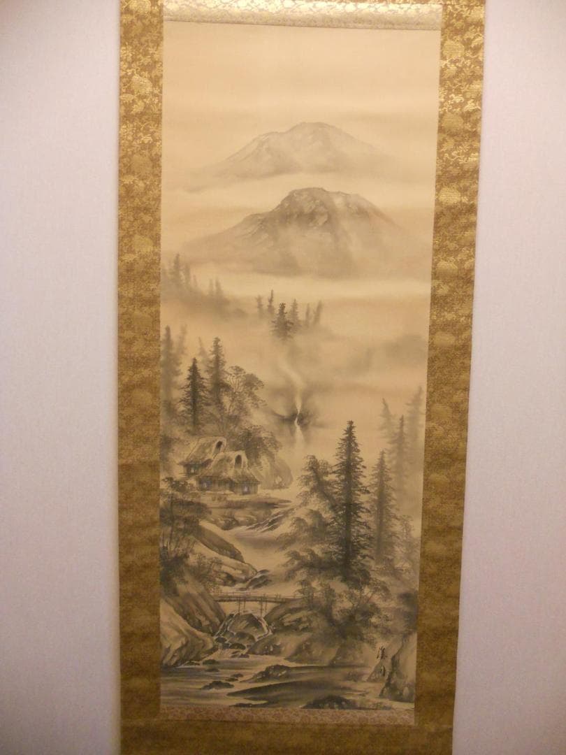 掛け軸 渓舟 水墨山水 絹本 希少 軸装 茶道具 掛軸 です。