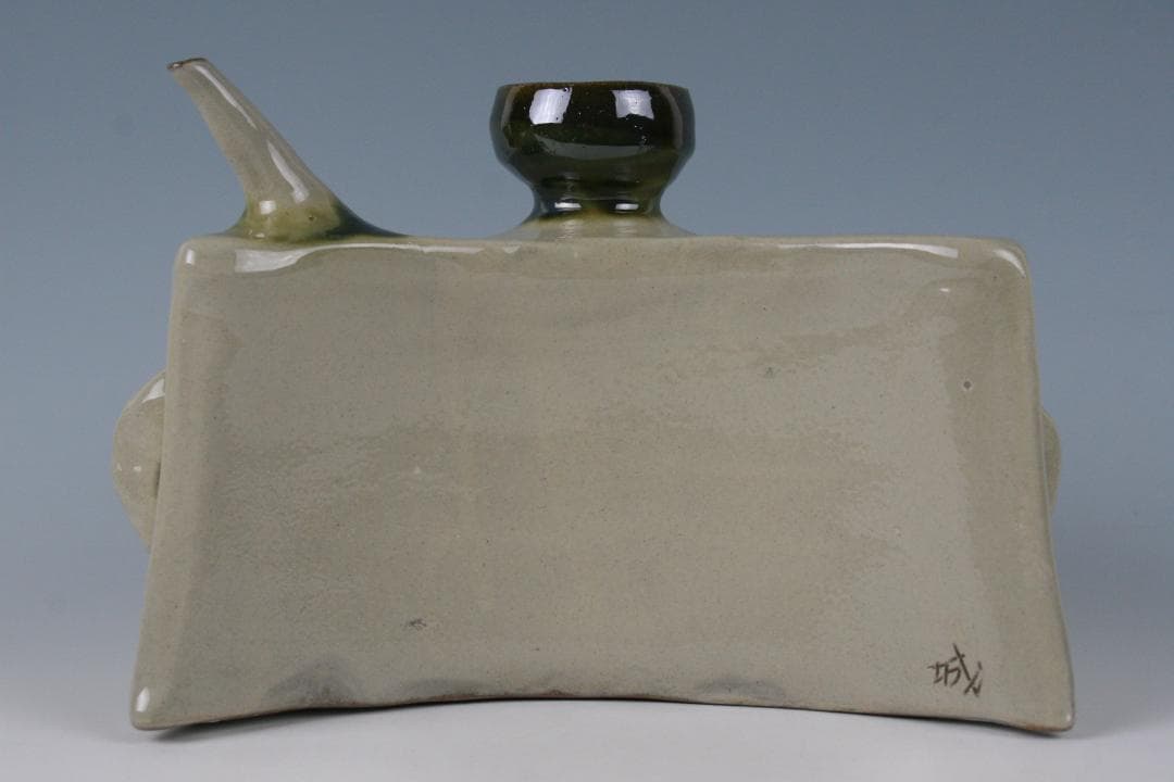 琉球壺屋焼 登り窯 金城敏幸 窓絵双魚文抱瓶（大） - メルカリ