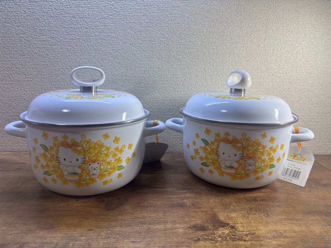 Sanrio ハローキティ ミツバチ ホーロー両手鍋 2個セット 新品 2005
