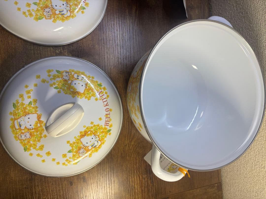 Sanrio ハローキティ ミツバチ ホーロー両手鍋 2個セット 新品 2005