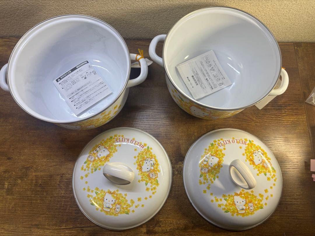 Sanrio ハローキティ ミツバチ ホーロー両手鍋 2個セット 新品 2005