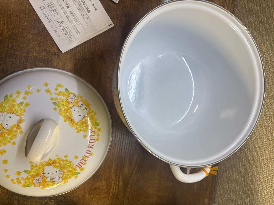 Sanrio ハローキティ ミツバチ ホーロー両手鍋 2個セット 新品 2005