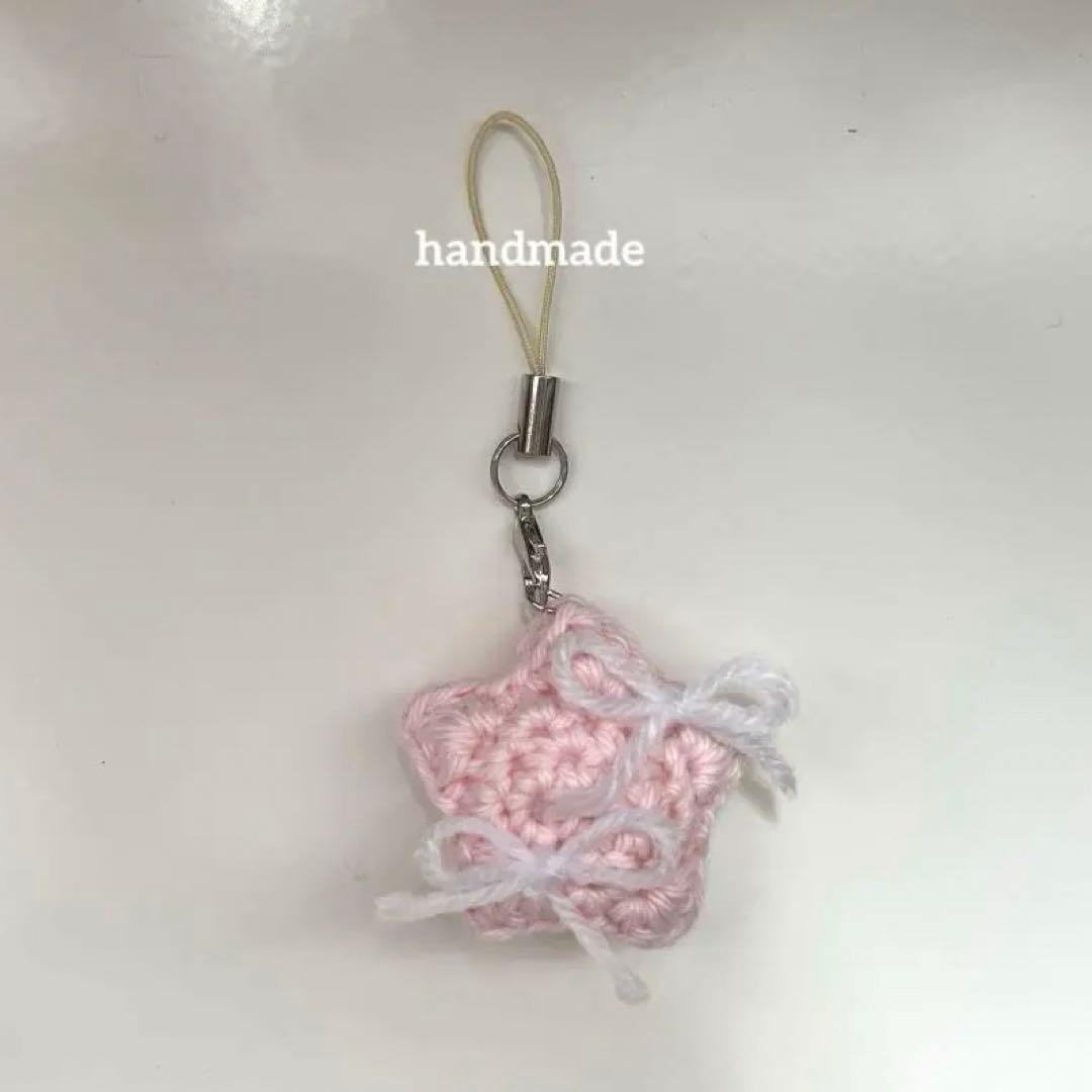 星 キーホルダー ❃ハンドメイド かぎ針 韓国 編み物 ❃ ぷっくり