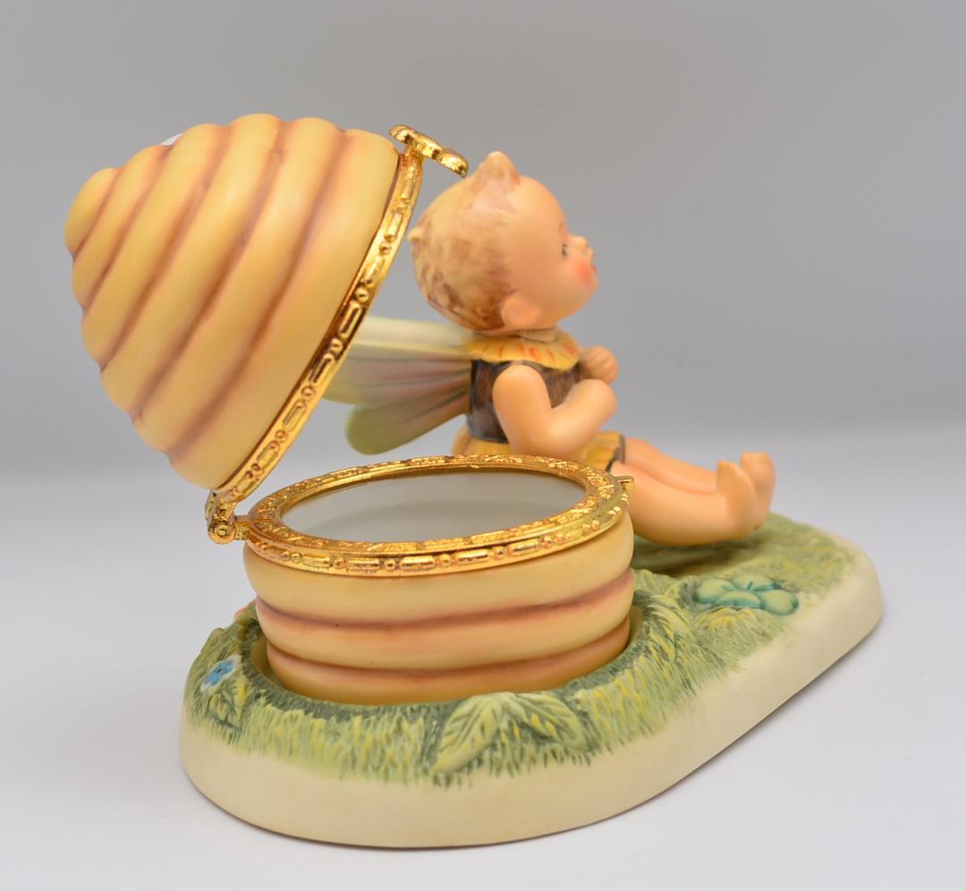 ちっぽけな天使　＃365　No.3　★フンメル人形　ドイツ・ゲーベル　巣箱付き