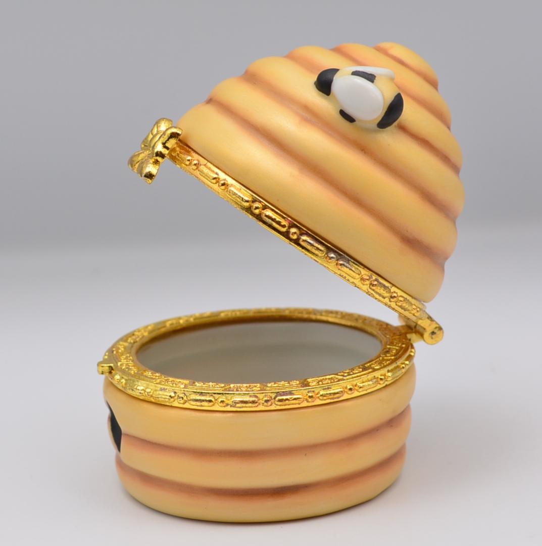 ちっぽけな天使　＃365　No.3　★フンメル人形　ドイツ・ゲーベル　巣箱付き