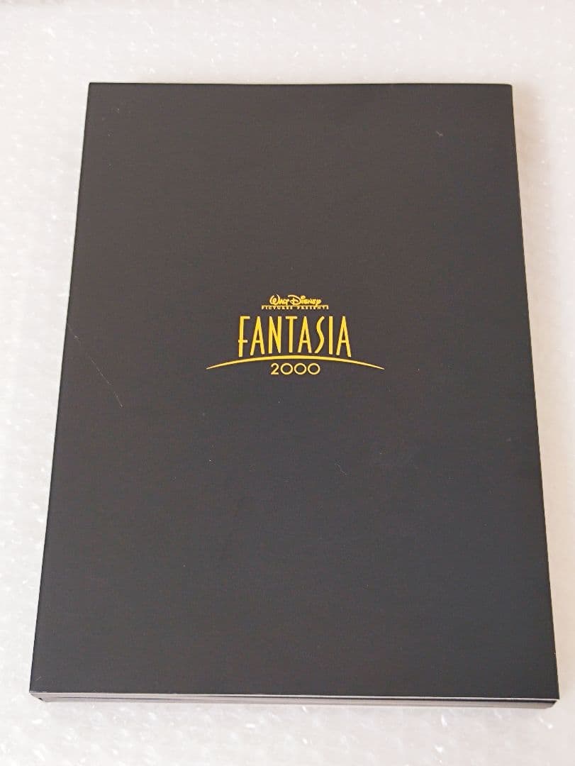 ディズニーストア 15周年 ティガー ファンタジア ブック型 ピンバッジ