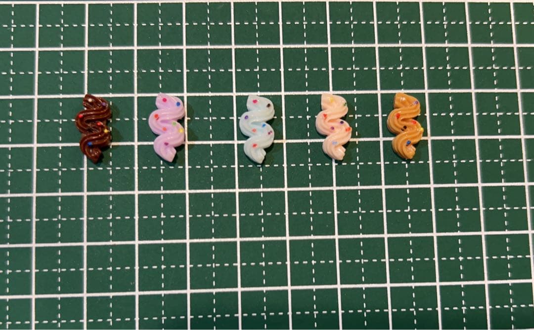 ハンドメイドパーツ/ネイルパーツ/デコパーツ/ミニチュア/ミニホイップクリーム