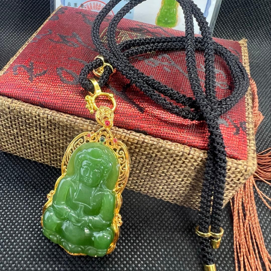 18k使用和田玉翡翠グリーン碧玉の釈迦牟尼仏彫りペンダントトップ 海外