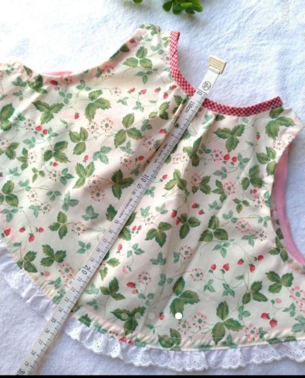 【送料無料】エプロンスタイ(ストロベリー)