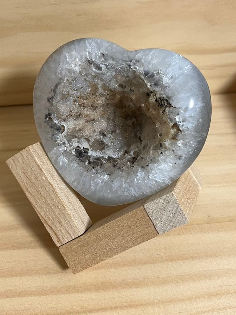 2回結晶　瑪瑙ジオード　ハート置物