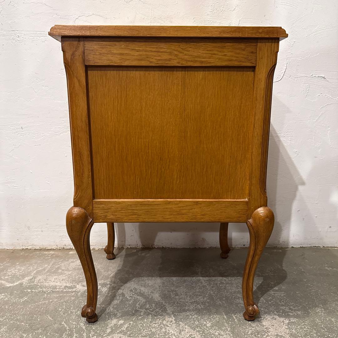 年末年始saleヴィンテージ　木製サイドテーブル　扉収納付き　左開き