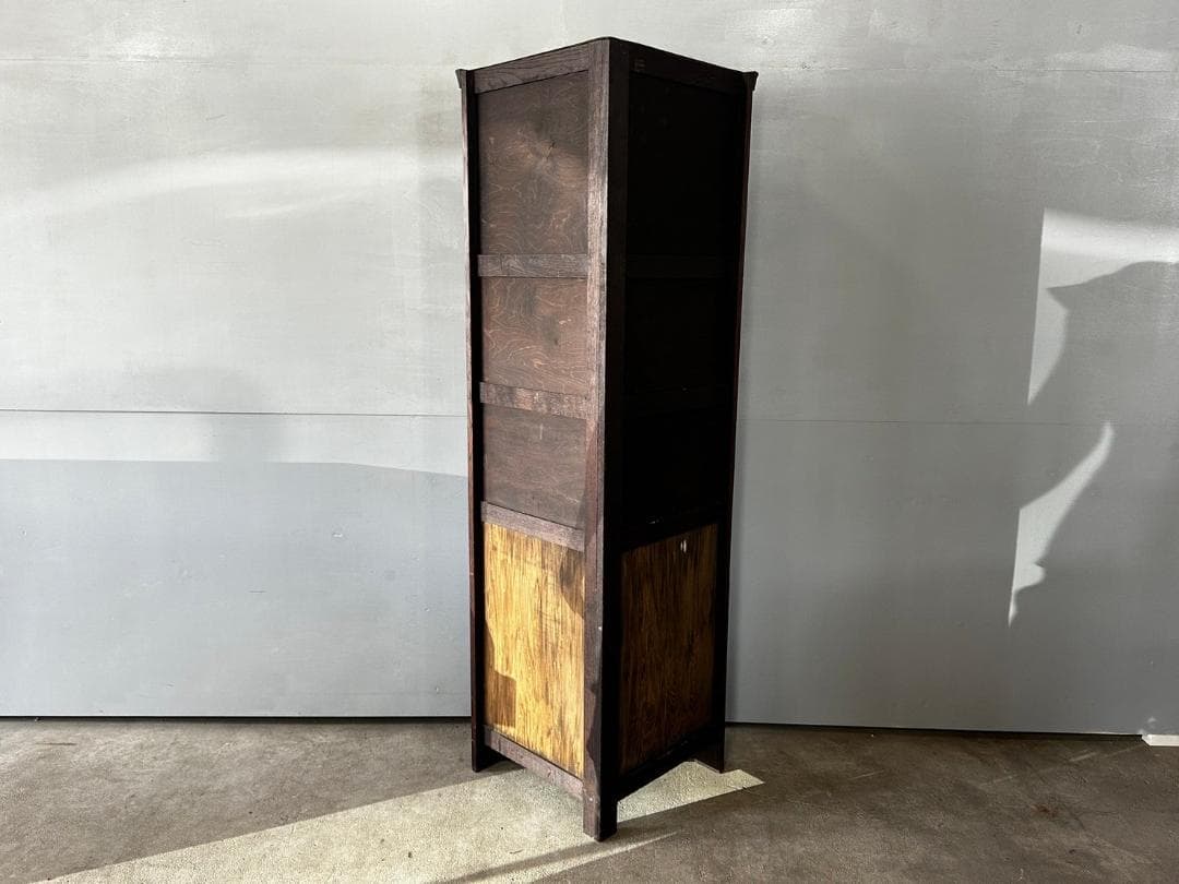 イギリスヴィンテージ コーナーカップボード コーナーキャビネット 食器棚 飾棚