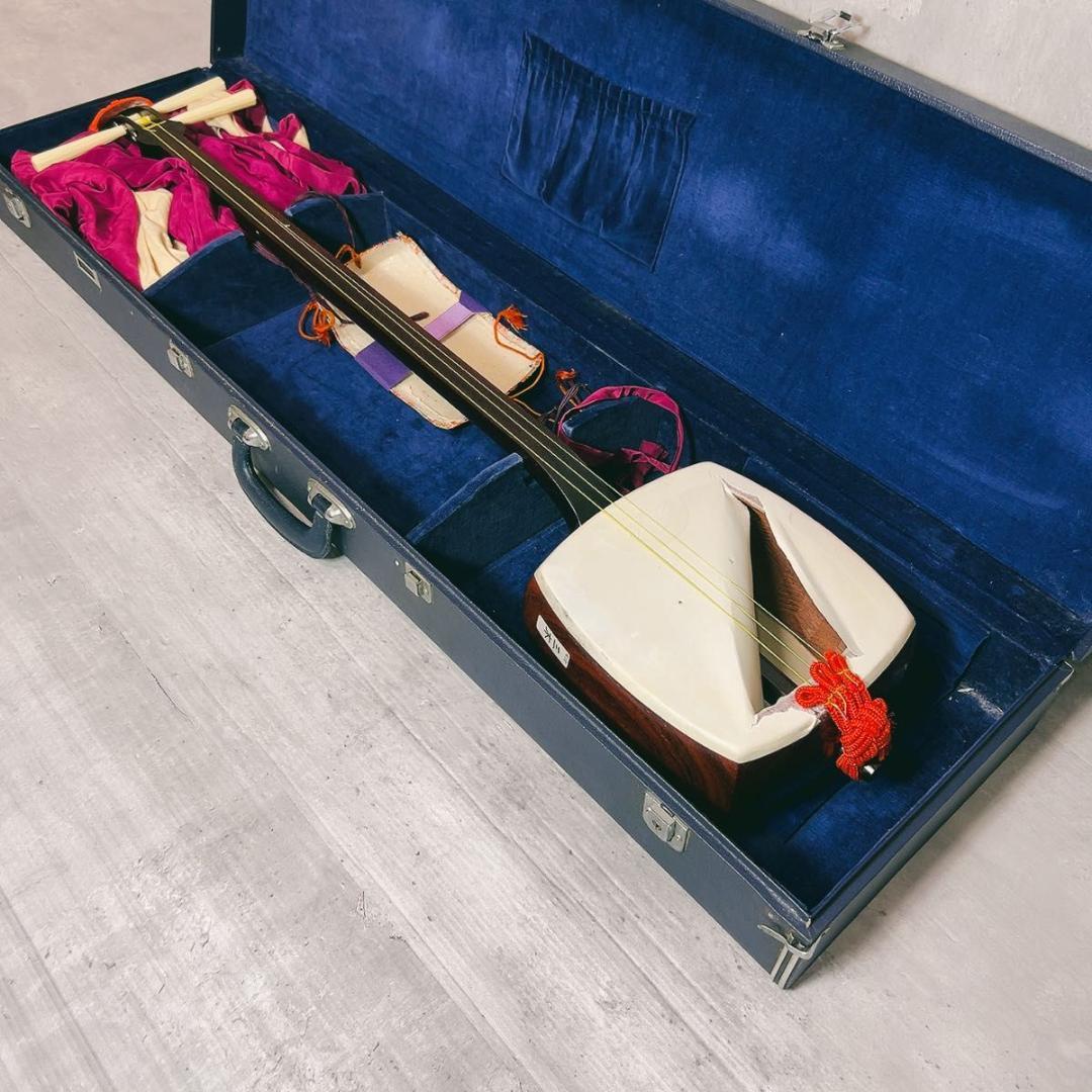 高級細棹三味線　長唄　民謡　紅木三味線　金細・トチ　子持ち綾杉胴　猫革　高級素材