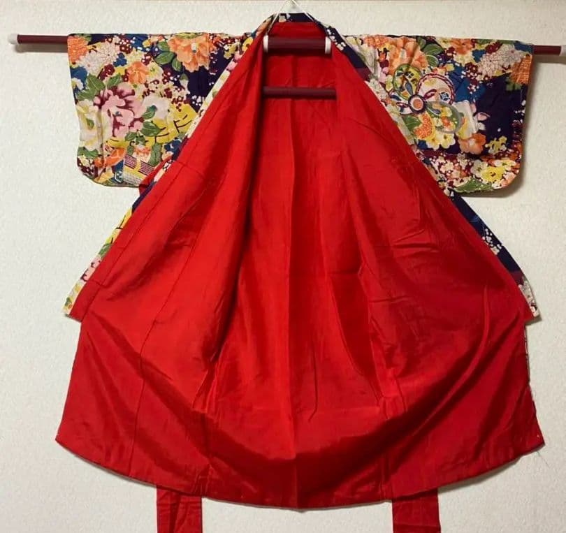 No.86正絹アンティーク子供着物しつけ糸付き綺麗です着丈86.5センチ裄丈41