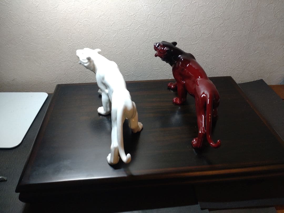 ノリタケスタジオコレクション　紅白トラ置物