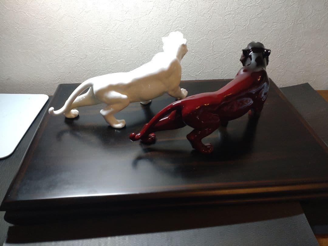 ノリタケスタジオコレクション　紅白トラ置物