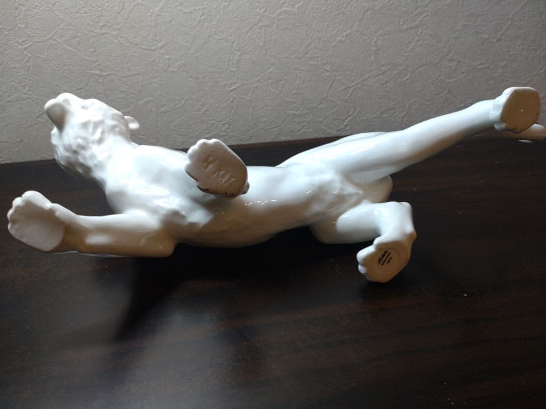 ノリタケスタジオコレクション　紅白トラ置物