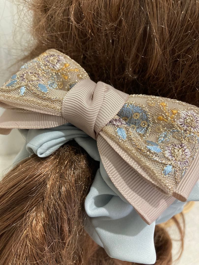 ハンドメイドシュシュM-4261♡サックスジョーゼット♡インド刺繍リボン