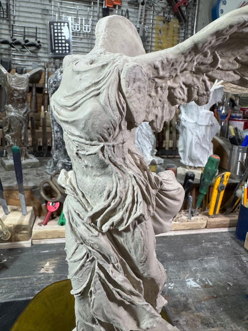 勝利の女神像 サモトラケのニケ 型製作 仕上げ塗装済み完成品 専用台座付き