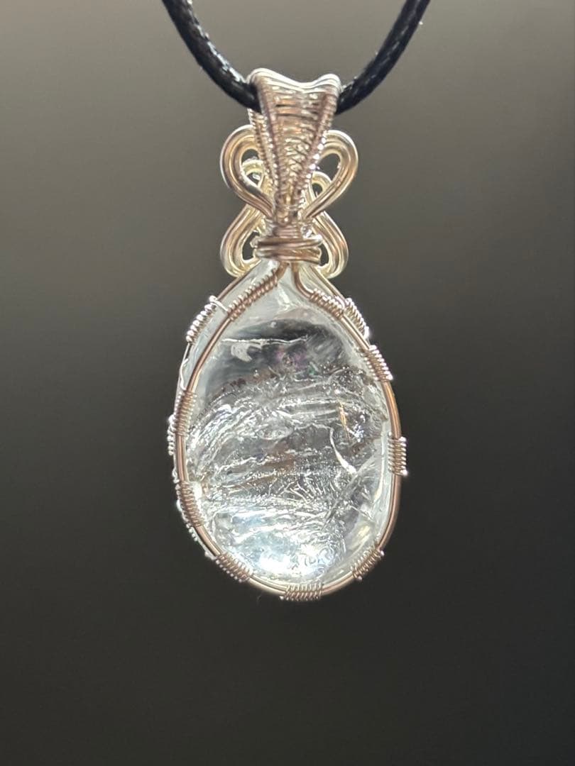 水入り水晶　流砂入り水晶　エレスチャル　ペンダントトップ　チャーム　天然石