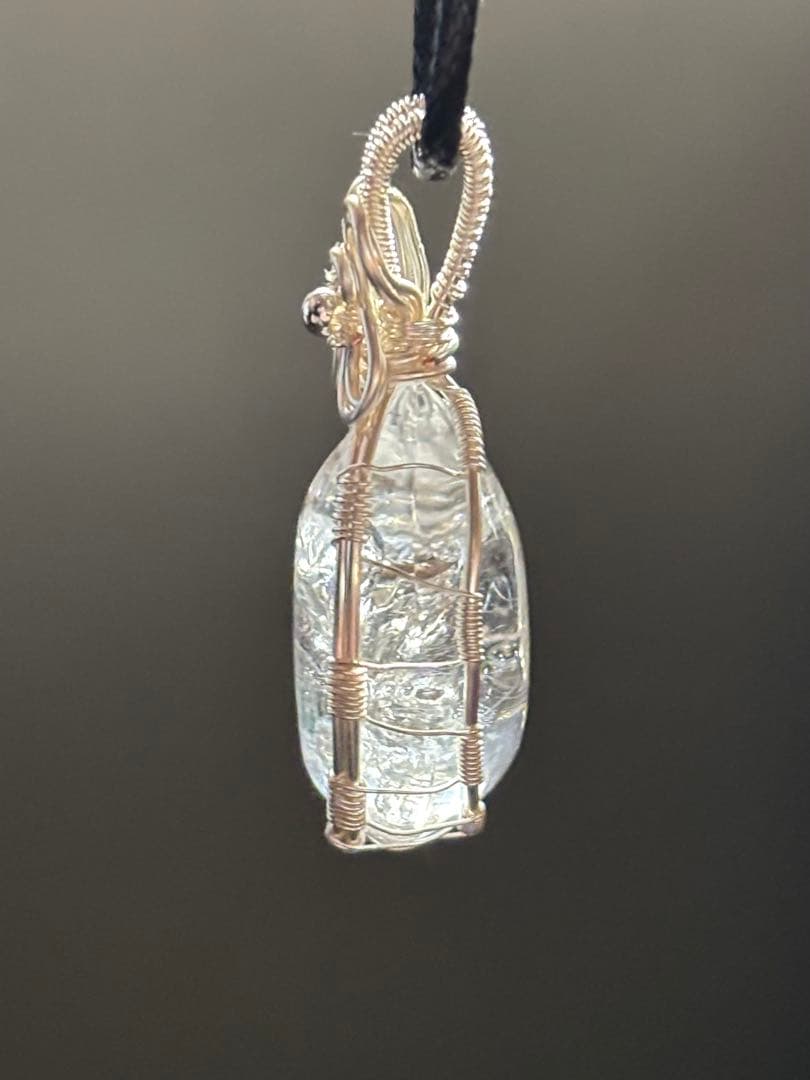 水入り水晶　流砂入り水晶　エレスチャル　ペンダントトップ　チャーム　天然石