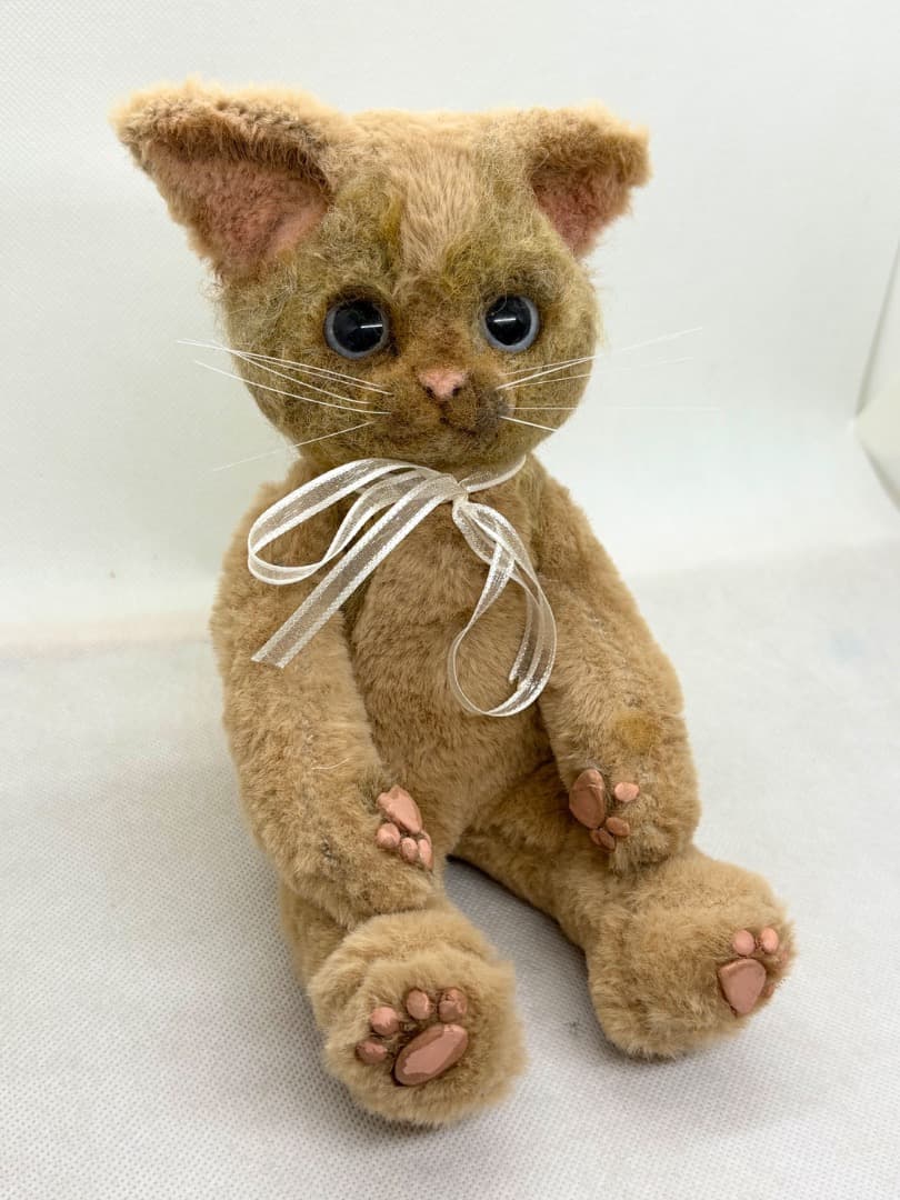 A猫 茶色い猫のアートドール【ハンドメイド 人形 猫 ぬいぐるみ