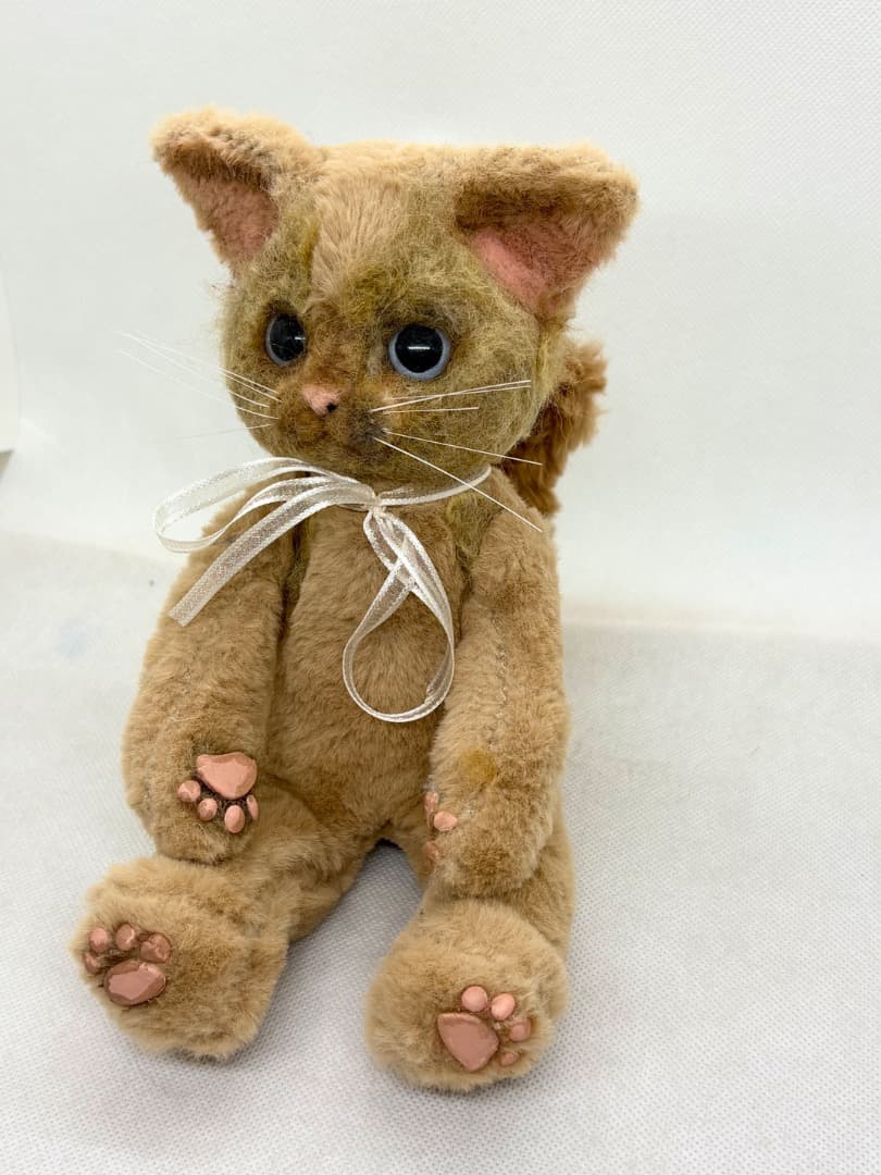 A猫 茶色い猫のアートドール【ハンドメイド 人形 猫 ぬいぐるみ