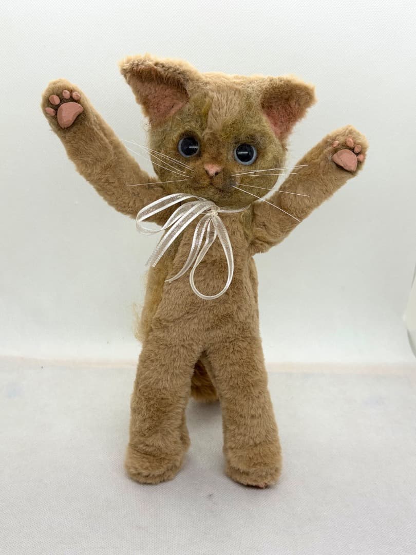 A猫 茶色い猫のアートドール【ハンドメイド 人形 猫 ぬいぐるみ