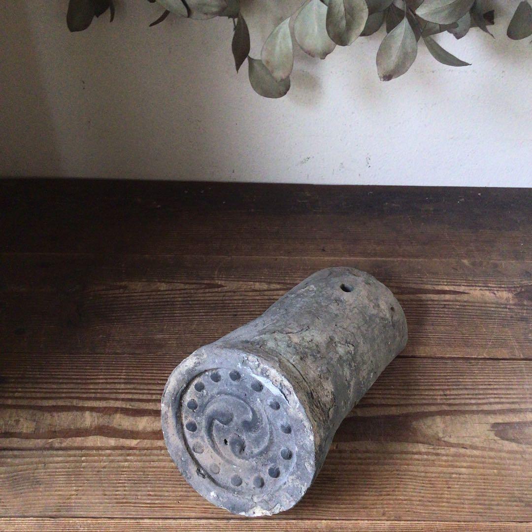 No3316 時代 三つ巴紋軒丸瓦 重量1550g 古瓦 出土 古代 送料無料