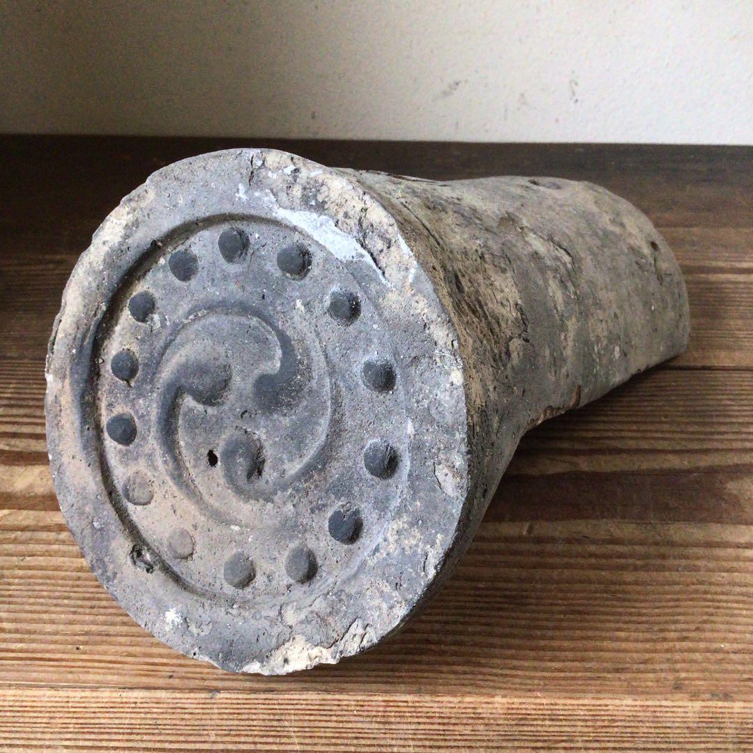 No3316 時代 三つ巴紋軒丸瓦 重量1550g 古瓦 出土 古代 送料無料