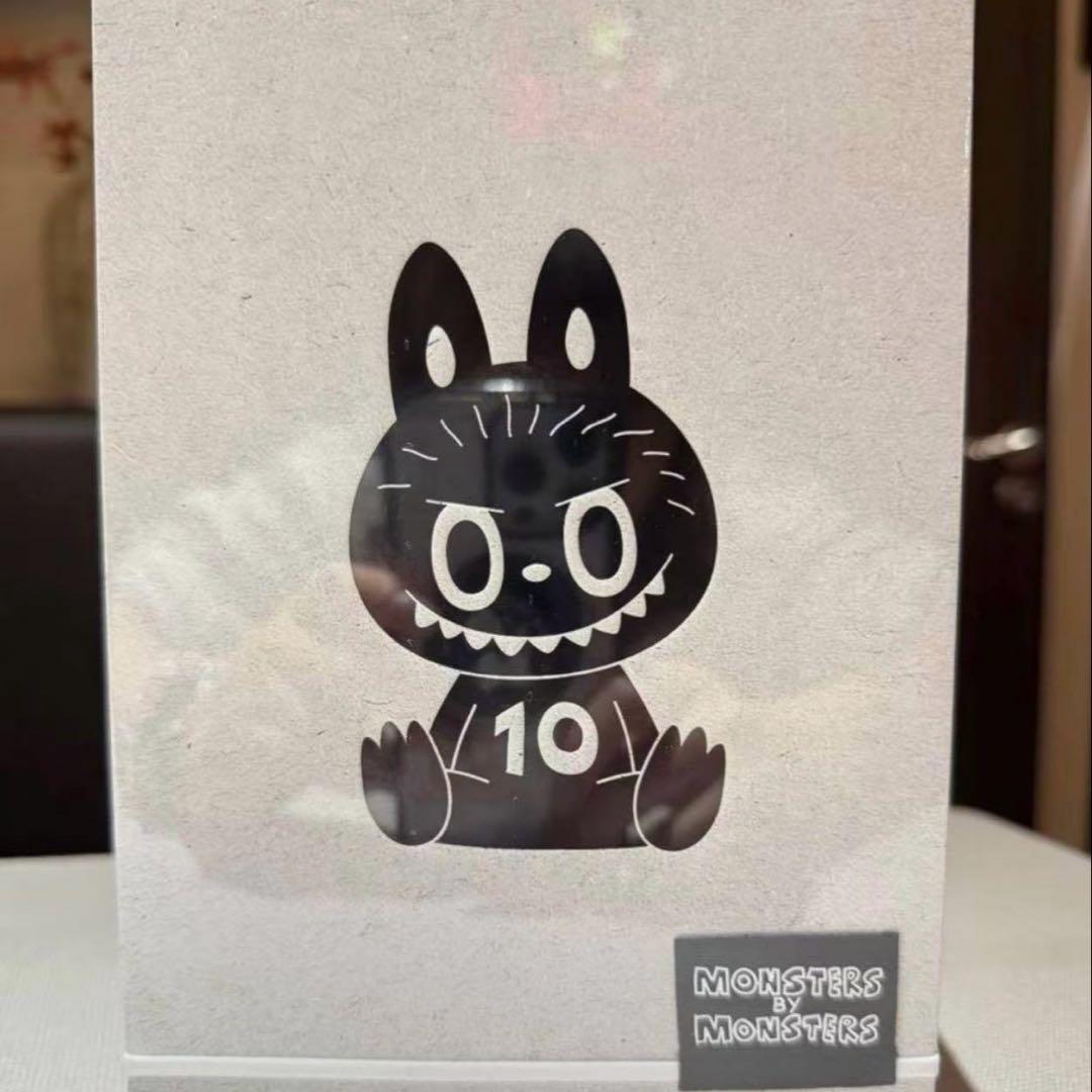 THE MONSTERS LABUBU 10周年記念展限定ラブブ - メルカリ