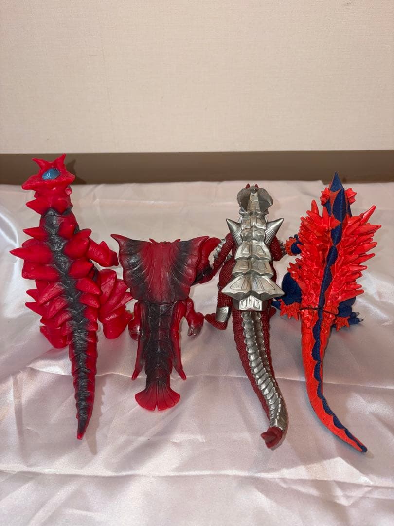 ウルトラマンダイナ 怪獣ソフビセット 一部タグあり - メルカリ