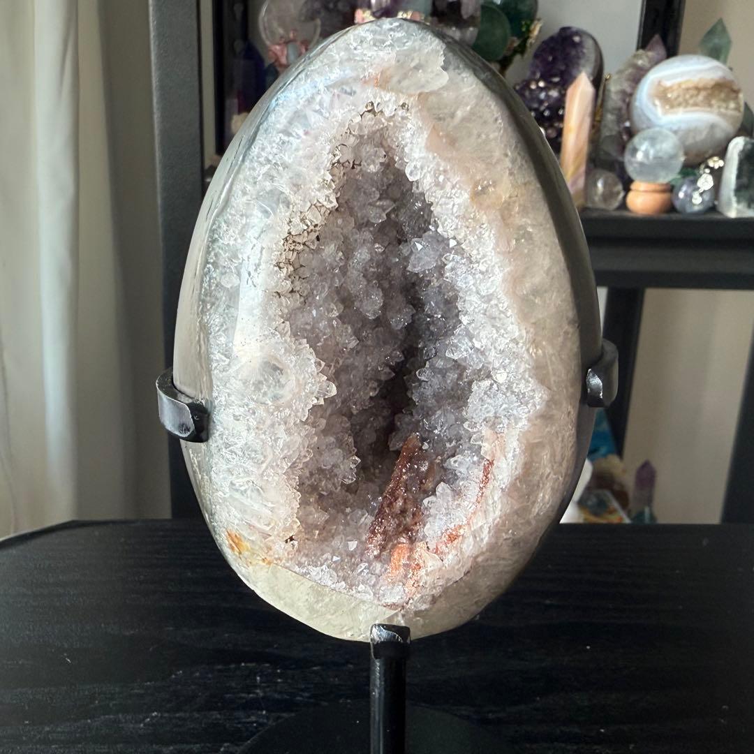 天然石カルサイト共生シュガー水晶の卵型　置物NO.012101