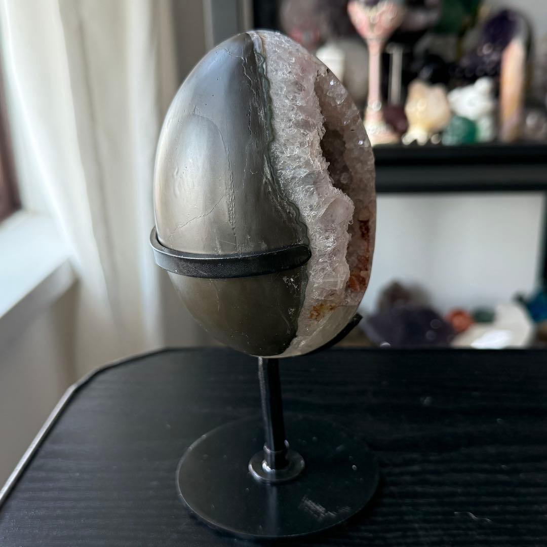 天然石カルサイト共生シュガー水晶の卵型　置物NO.012101