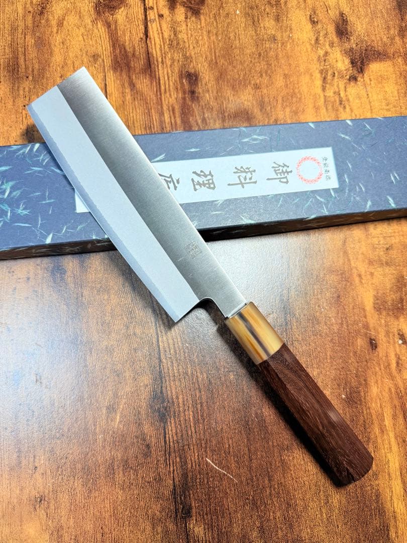義弘作　菜切　包丁　粉末ハイス鋼(HAP40) 山脇刃物製作所　紫檀白水牛八角柄