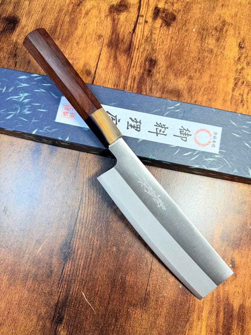 義弘作　菜切　包丁　粉末ハイス鋼(HAP40) 山脇刃物製作所　紫檀白水牛八角柄