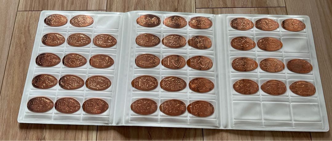 ディズニーランドメダルBook30周年コレクション - メルカリ