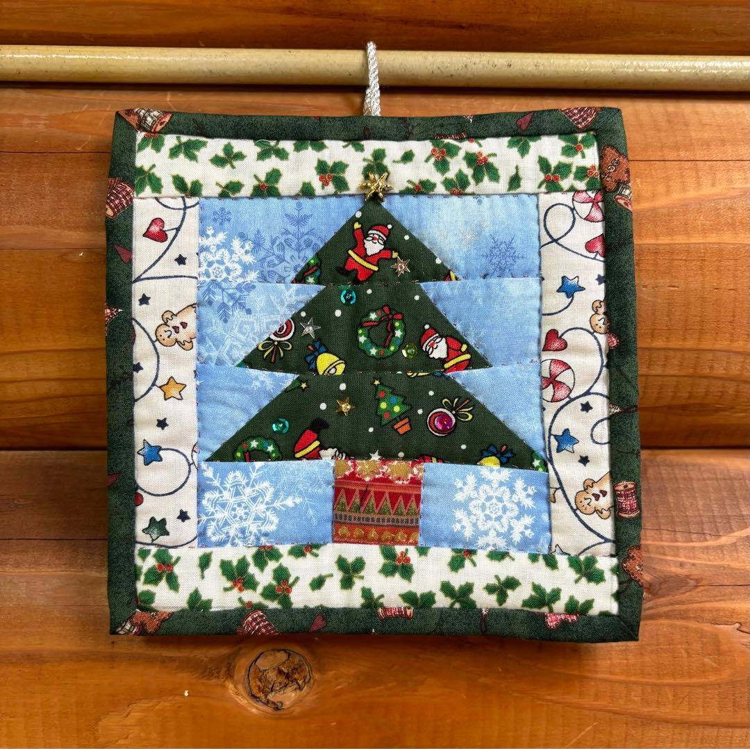 ②パッチワーク ハンドメイド クリスマス タペストリー - メルカリ