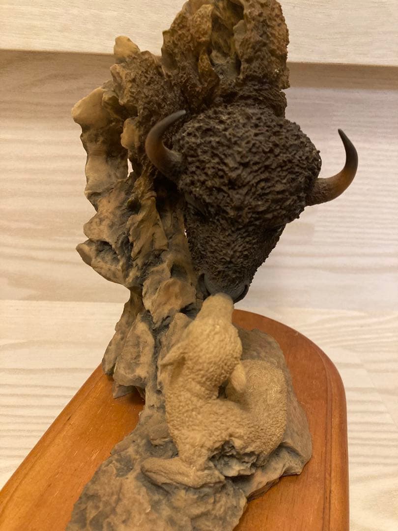 希少 Mill Creek Studio バッファロー 置物 245$ - メルカリ